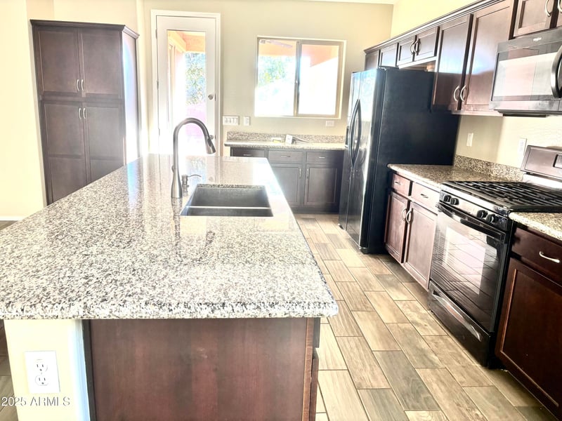 17123 Orchid Ln, Waddell, AZ 85355