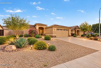 1713 E Desert Ln, Phoenix, AZ 85042