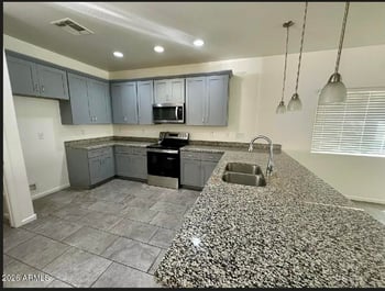 1713 Pollack St, Phoenix, AZ 85041