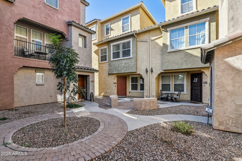 1714 77th Glen, Phoenix, AZ 85035