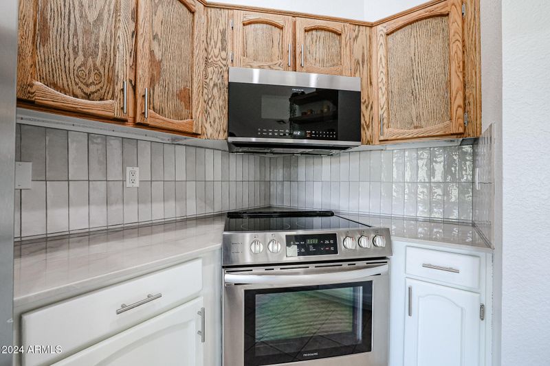 1714 E Behrend Dr, Phoenix, AZ 85024
