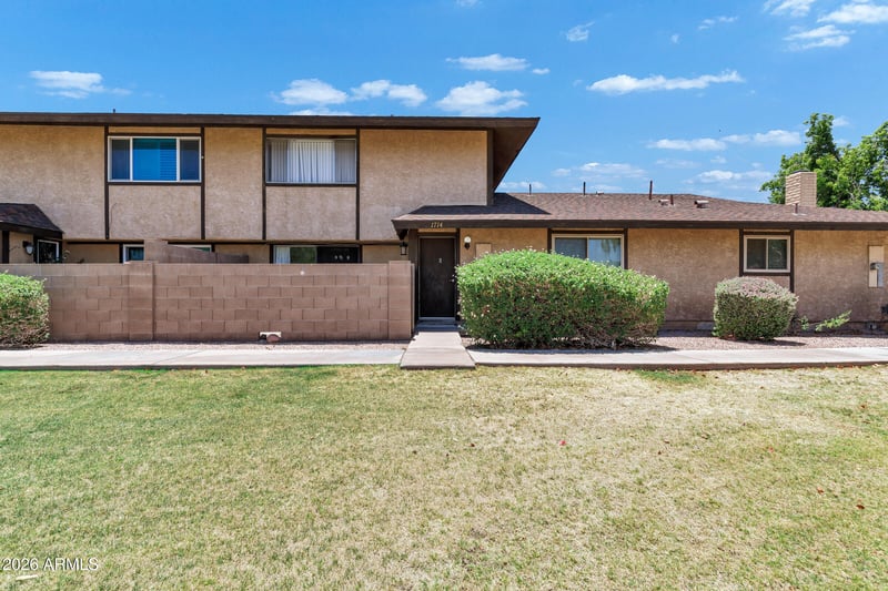1714 Village Way, Tempe, AZ 85282