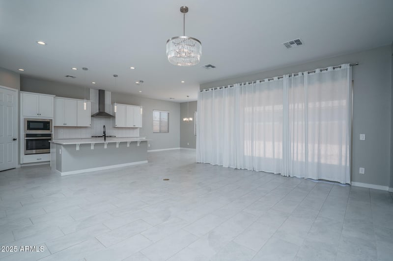 17144 Mariposa Grande Blvd, Surprise, AZ 85387