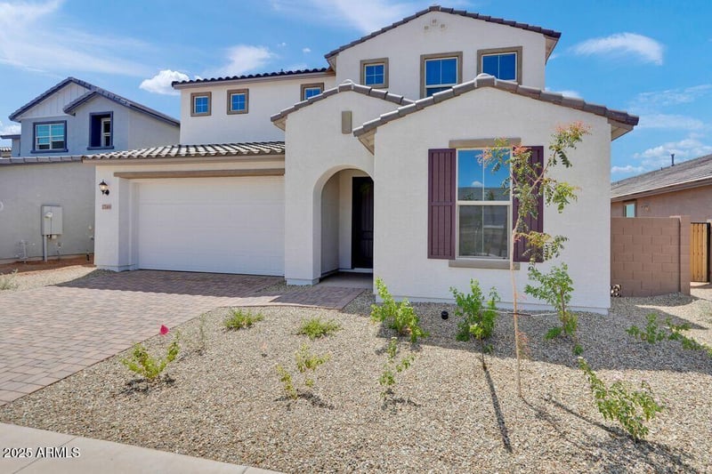 17149 Sweet Iron Ps, Surprise, AZ 85387