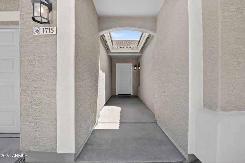 1715 Branham Ln, Phoenix, AZ 85042