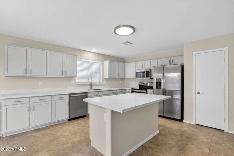 1715 E Branham Ln, Phoenix, AZ 85042