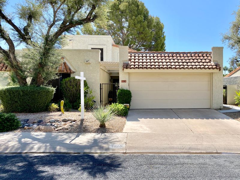 1715 E Frier Dr, Phoenix, AZ 85020