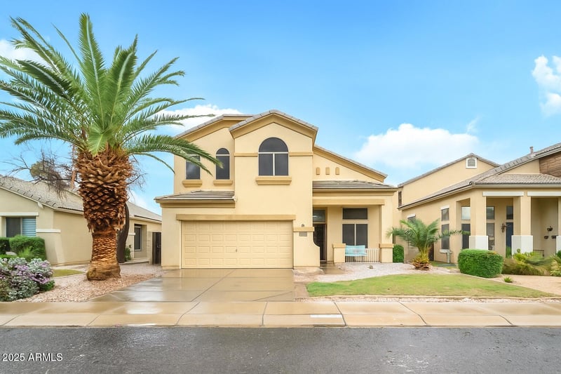 17156 Young St, Surprise, AZ 85388