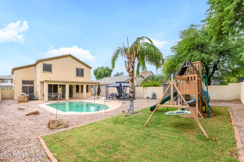 17156 Young St, Surprise, AZ 85388