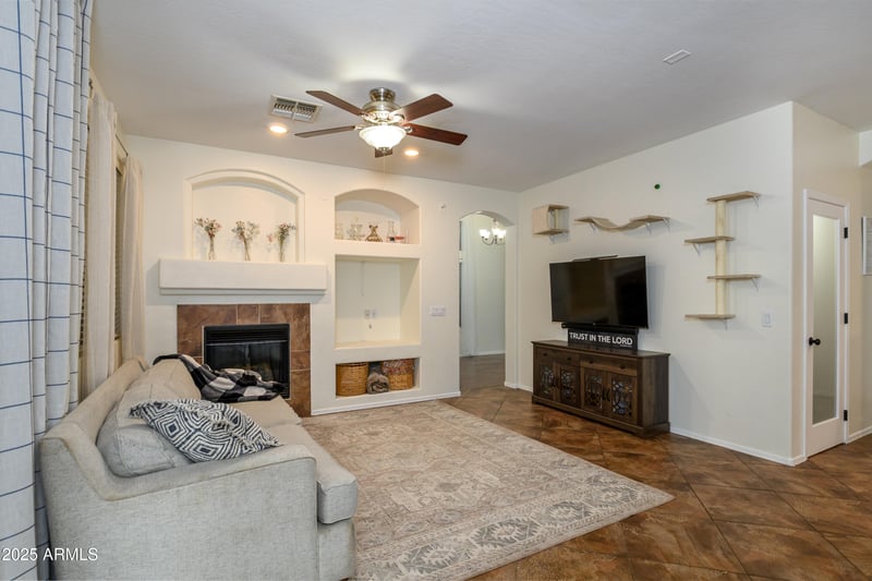 17156 Young St, Surprise, AZ 85388