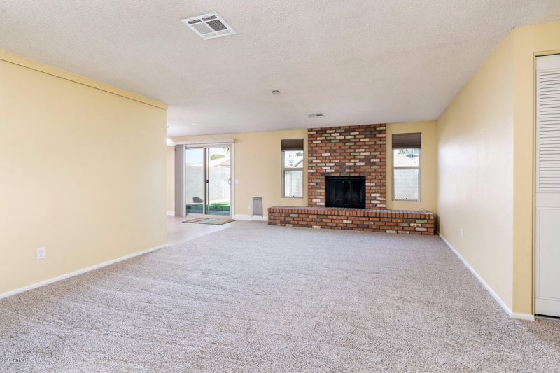 1716 W El Alba Way, Chandler, AZ 85224
