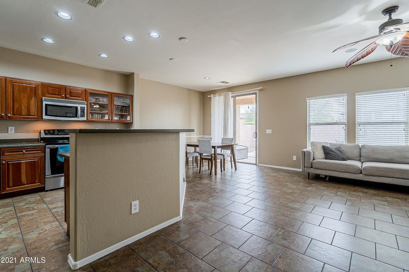 17163 N 185th Dr, Surprise, AZ 85374