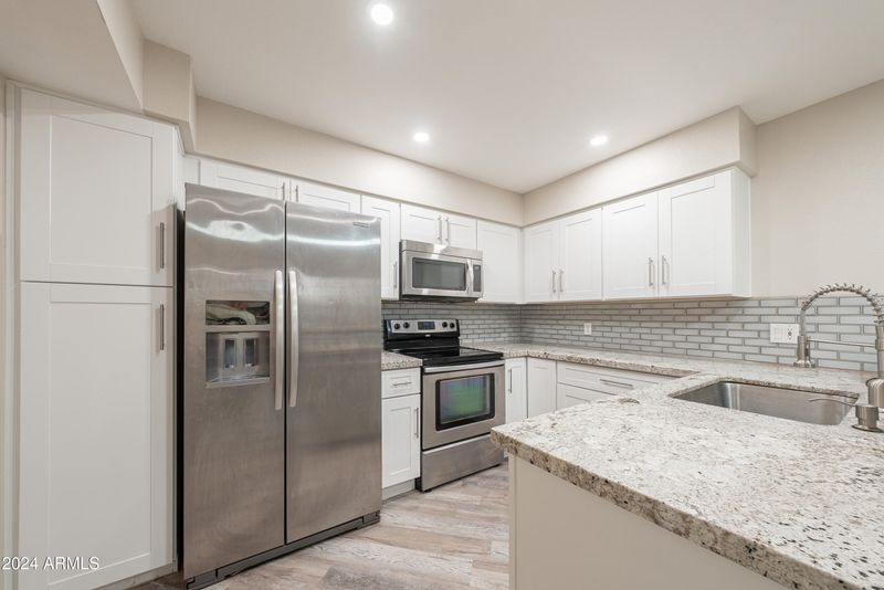 1717 E Union Hills Dr #1045, Phoenix, AZ 85024