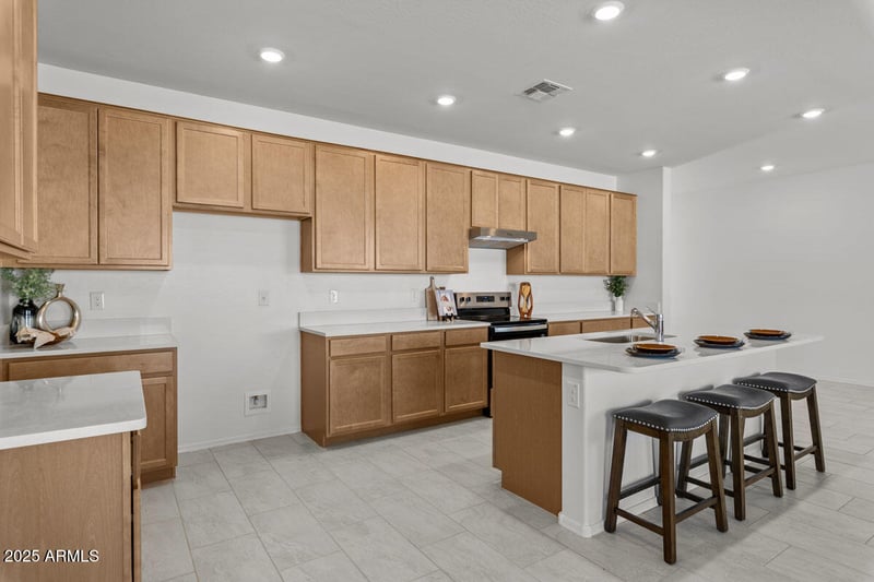 17174 Oberlin Way, Surprise, AZ 85387