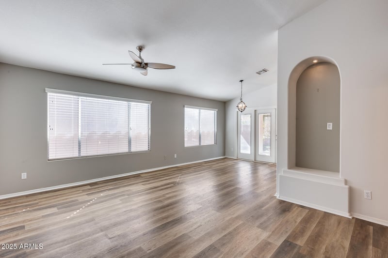 17176 Winding Trl, Surprise, AZ 85374