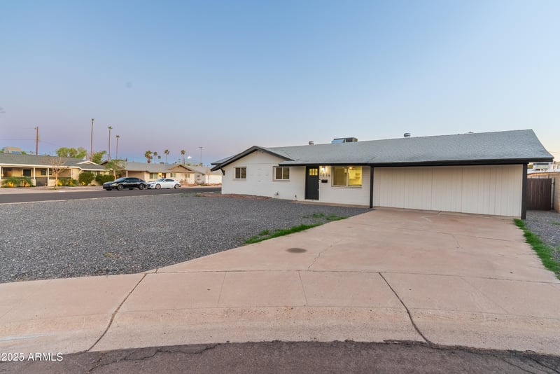 1718 Marilyn Ann Dr, Tempe, AZ 85281