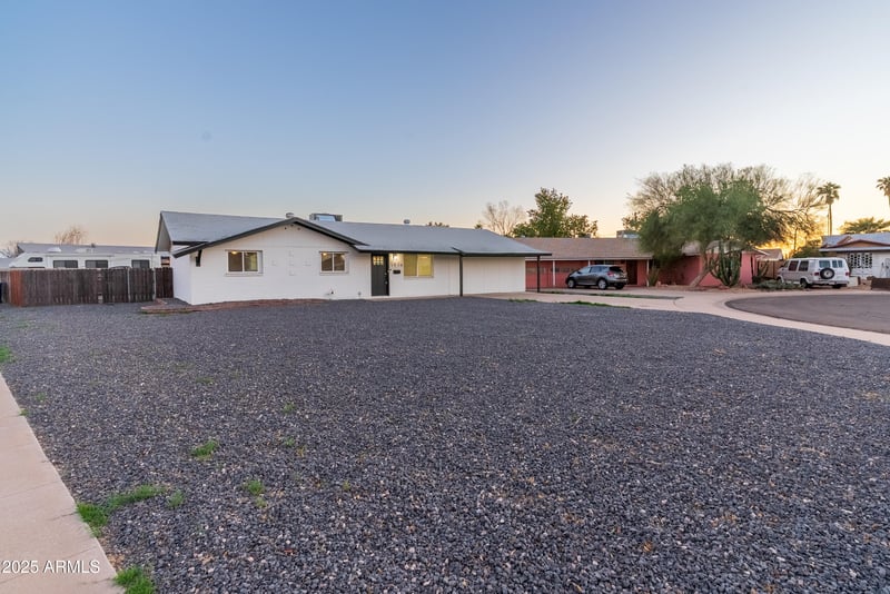 1718 Marilyn Ann Dr, Tempe, AZ 85281