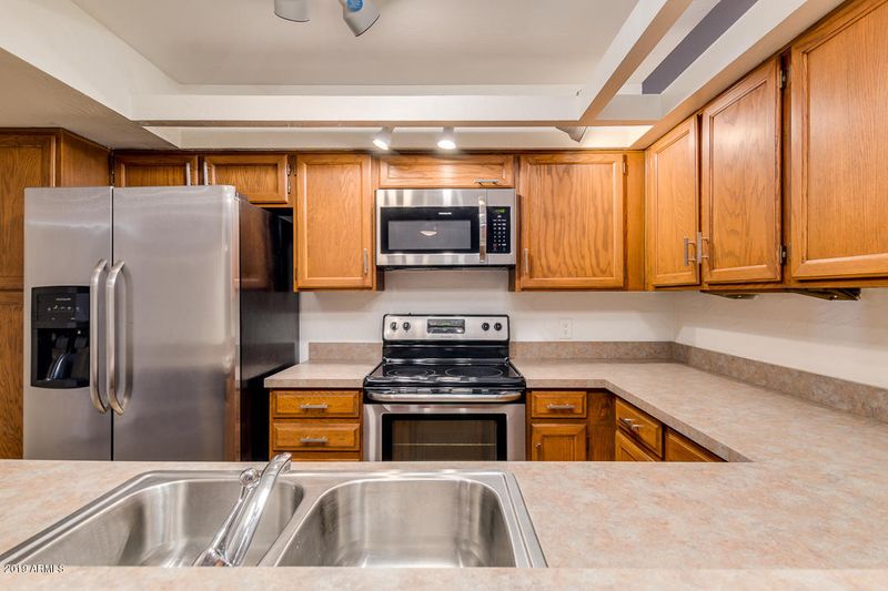 1718 S River Dr, Tempe, AZ 85281