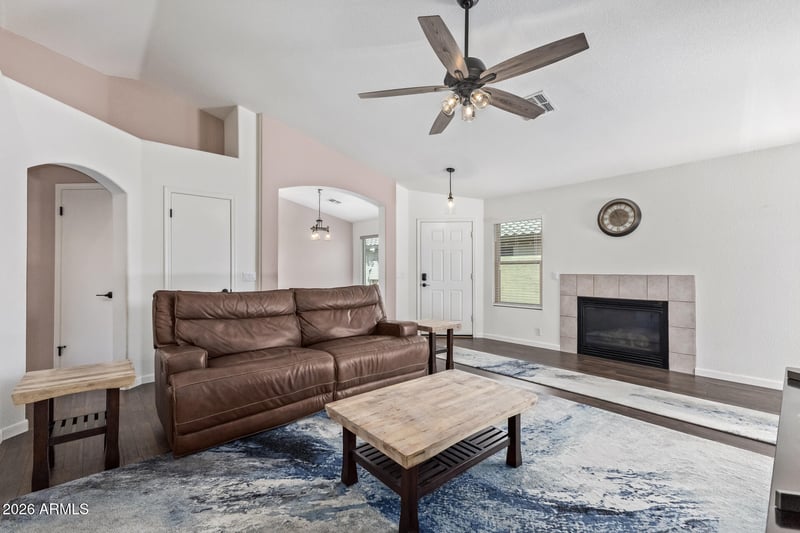 17185 52nd Ave, Glendale, AZ 85308