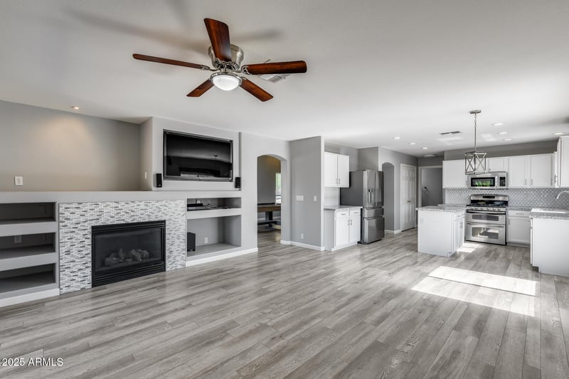 17188 51st Dr, Glendale, AZ 85308