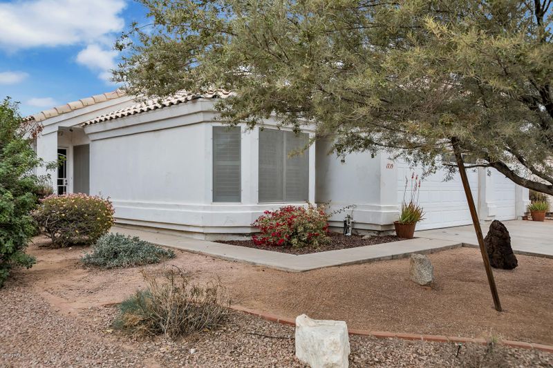 1719 E Commonwealth Cir, Chandler, AZ 85225