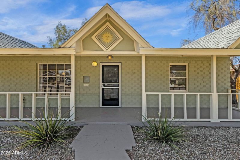 1719 E Pinchot Ave, Phoenix, AZ 85016