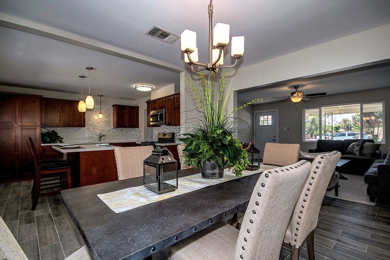1719 S Roberts Rd, Tempe, AZ 85281