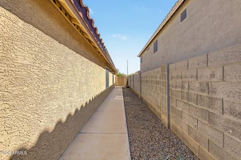 17198 N 52nd Dr, Glendale, AZ 85308