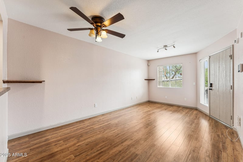 1720 Thunderbird Rd #1070, Phoenix, AZ 85022