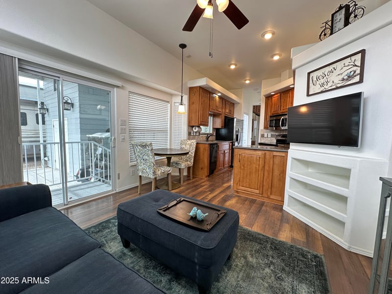 17200 Bell Rd #958, Surprise, AZ 85374