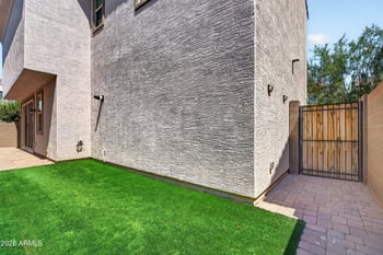 17207 10th St, Phoenix, AZ 85022