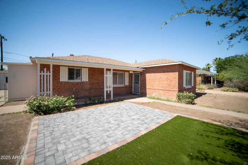 1721 Earll Dr, Phoenix, AZ 85015