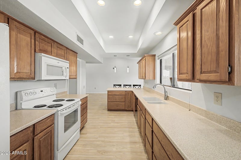 17211 N Desert Glen Dr, Sun City West, AZ 85375