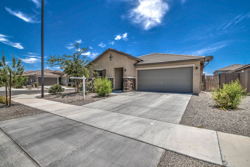 17211 W Gibson Ln, Goodyear, AZ 85338