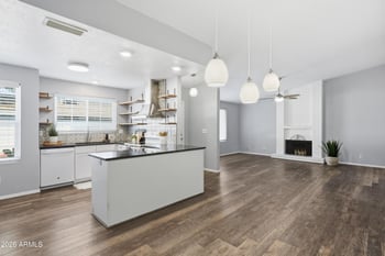 17215 2nd Pl, Phoenix, AZ 85022