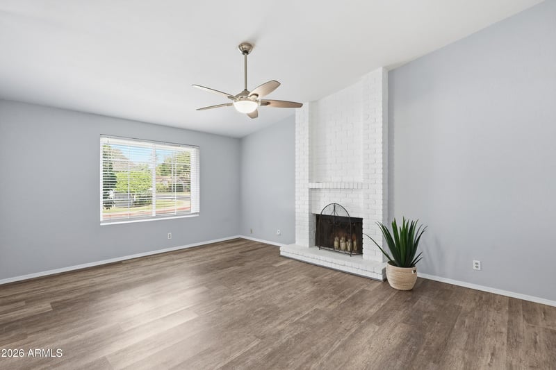 17215 2nd Pl, Phoenix, AZ 85022