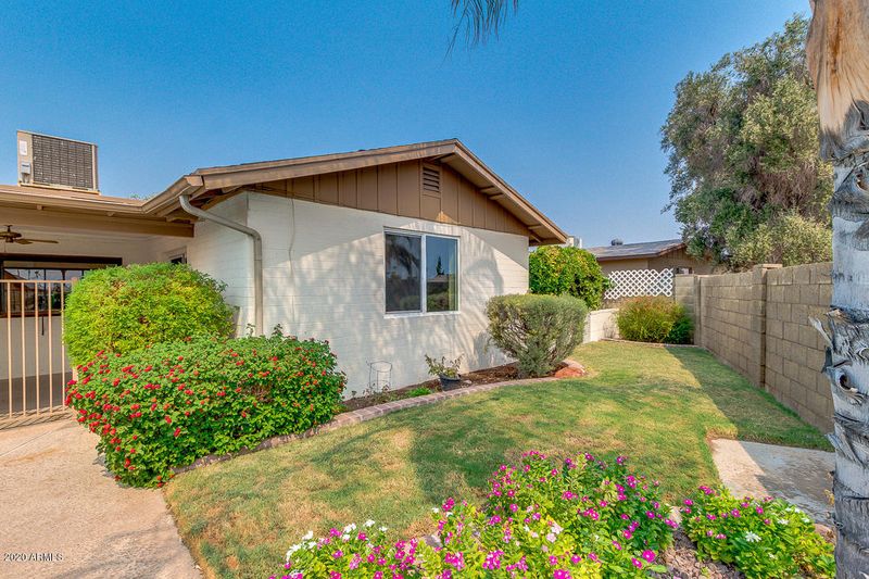 17217 N Lindner Dr, Glendale, AZ 85308