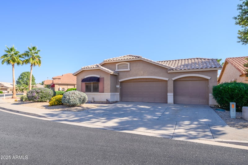 17219 Linkletter Ln, Surprise, AZ 85374
