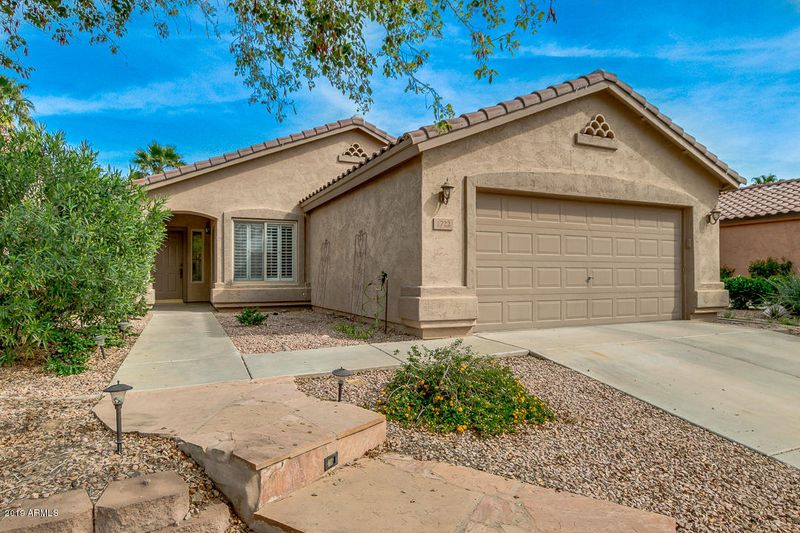 1722 W Hiddenview Dr, Phoenix, AZ 85045