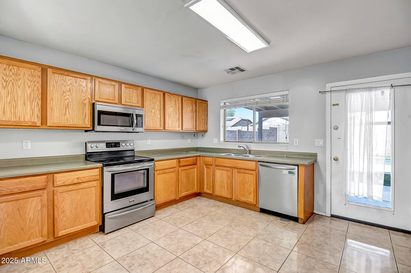 17224 Elizabeth Ave, Goodyear, AZ 85338