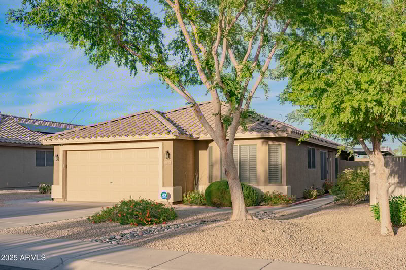 17225 51st Dr, Glendale, AZ 85308