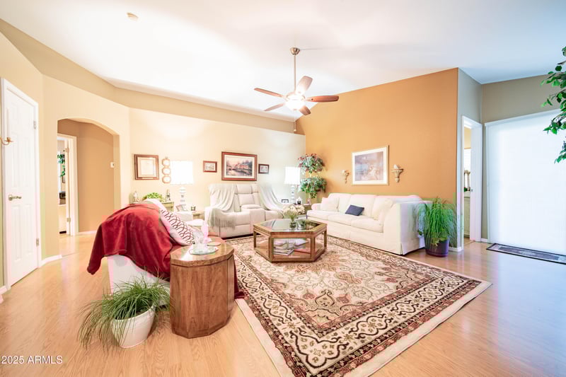 17225 51st Dr, Glendale, AZ 85308