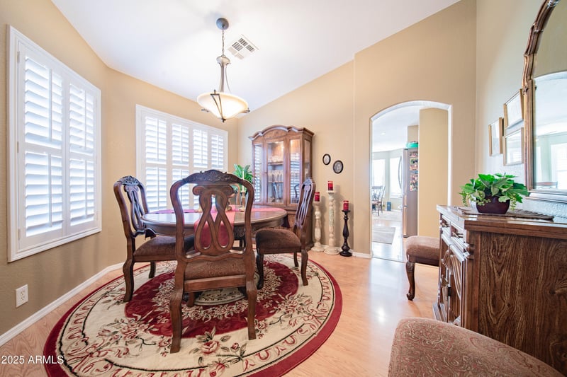 17225 51st Dr, Glendale, AZ 85308