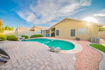 17225 51st Dr, Glendale, AZ 85308