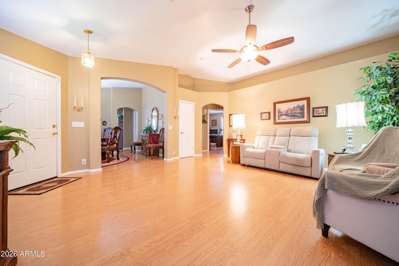 17225 51st Dr, Glendale, AZ 85308