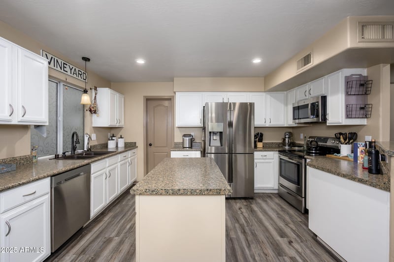 1723 Pontiac Dr, Phoenix, AZ 85024