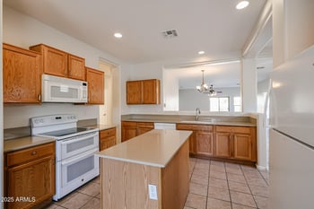 17230 Saguaro Ln, Surprise, AZ 85388
