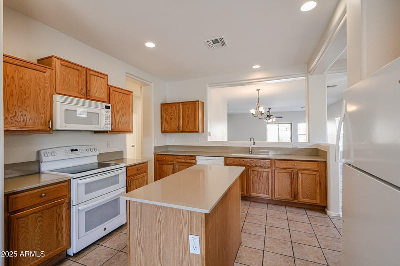 17230 Saguaro Ln, Surprise, AZ 85388