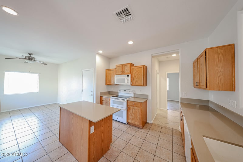 17230 Saguaro Ln, Surprise, AZ 85388
