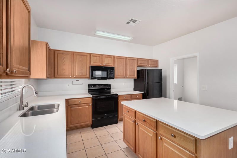 17232 Maui Ln, Surprise, AZ 85388